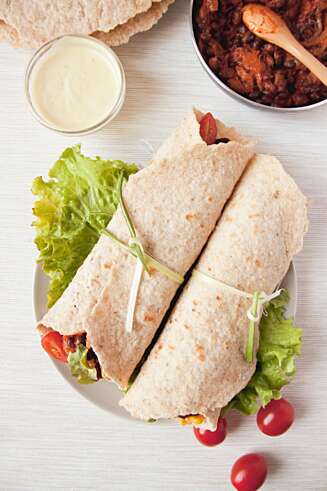 LÆR DEG TRIKSENE: Wraps, grønnsaker, mager kesam og bønnestuing. Du vil aldri spise ""vanlig"" taco etter denne! LÆR DEG TRIKSENE: Wraps, grønnsaker, mager kesam og bønnestuing. Du vil aldri spise ""vanlig"" taco etter denne!