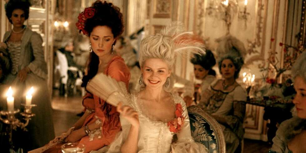 FORFØRERISK: Marie Antoinette hadde en kropp som kunne friste. Men dagens menn hadde neppe satt pris på lukten. På film ble hun passende nok spilt av Kirsten Dunst. FORFØRERISK: Marie Antoinette hadde en kropp som kunne friste. Men dagens menn hadde neppe satt pris på lukten. På film ble hun passende nok spilt av Kirsten Dunst.