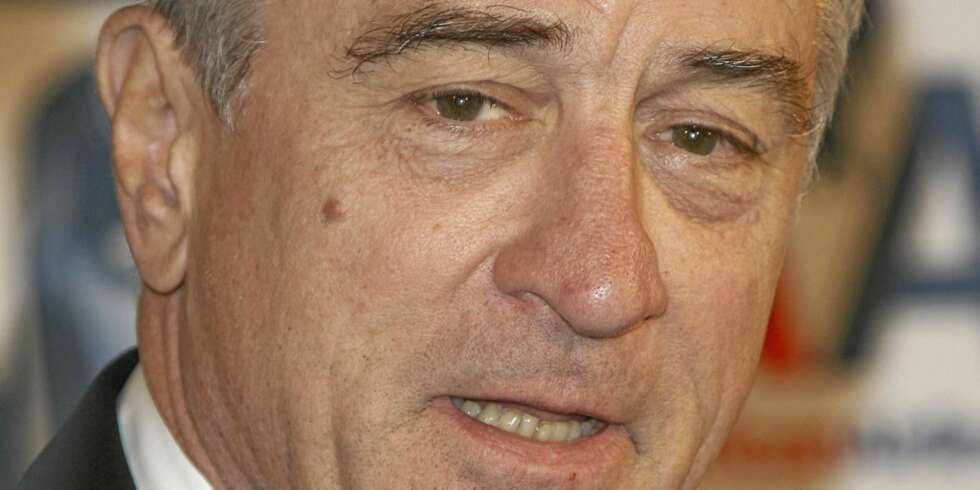 KJENDISFLEKK: Robert De Niro har en føflekk i ansiktet. Heldigvis ser det ikke ut til at han plages av det. KJENDISFLEKK: Robert De Niro har en føflekk i ansiktet. Heldigvis ser det ikke ut til at han plages av det.