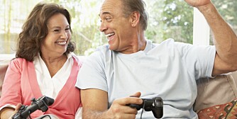 50-ÅRENE: Mennesker i 50-årene bryr seg ikke lenger om at kroppen skal se perfekt ut. Man er ikke nødvendigvis så fornøyd med kroppen nå heller, men man blir stadig mindre misfornøyd. 50-ÅRENE: Mennesker i 50-årene bryr seg ikke lenger om at kroppen skal se perfekt ut. Man er ikke nødvendigvis så fornøyd med kroppen nå heller, men man blir stadig mindre misfornøyd.