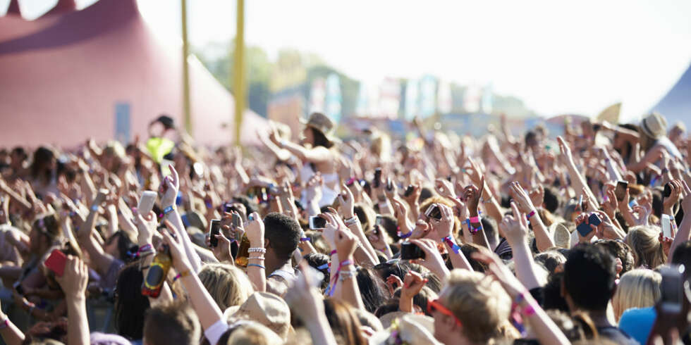 MUSIKK TRIGGER FØLELSER: Det er få ting som er like sterkt, overveldende og vakkert som virkelig å bli grepet av en tekst eller en melodi. Spesielt på musikkfestival. ILLUSTRASJONSFOTO: Colourbox MUSIKK TRIGGER FØLELSER: Det er få ting som er like sterkt, overveldende og vakkert som virkelig å bli grepet av en tekst eller en melodi. Spesielt på musikkfestival. ILLUSTRASJONSFOTO: Colourbox