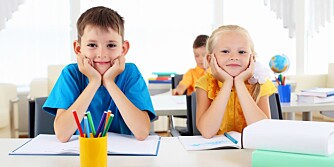 SKOLEKAMERATER: Som barn får vi oss lettere venner. Skolen og lekeplassen er arenaer der vennskaps vokser. SKOLEKAMERATER: Som barn får vi oss lettere venner. Skolen og lekeplassen er arenaer der vennskaps vokser.