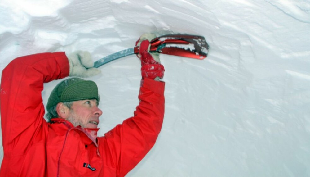 GRAV DIN EGEN HULE: Villmarksliv-redaktør Dag Kjelsaas gir deg tipsene til en god snøhule. GRAV DIN EGEN HULE: Villmarksliv-redaktør Dag Kjelsaas gir deg tipsene til en god snøhule.