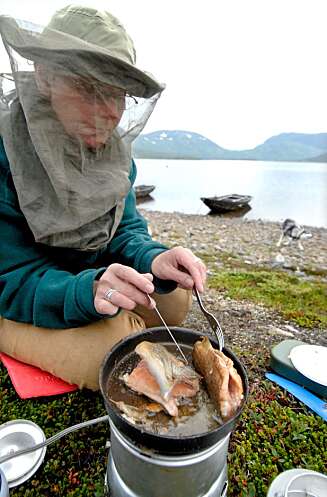 KVENNA er et fiskerikt vassdrag, og normalt er det ikke noe problem å skaffe seg matfisk. KVENNA er et fiskerikt vassdrag, og normalt er det ikke noe problem å skaffe seg matfisk.