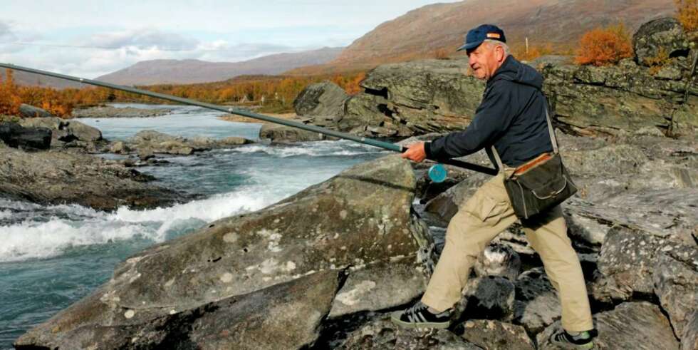 Ørretfisket er til dels godt i Jotunheimen. Her markfiske i Gjendeosen. Pene ørreter holder til her. Ørretfisket er til dels godt i Jotunheimen. Her markfiske i Gjendeosen. Pene ørreter holder til her.
