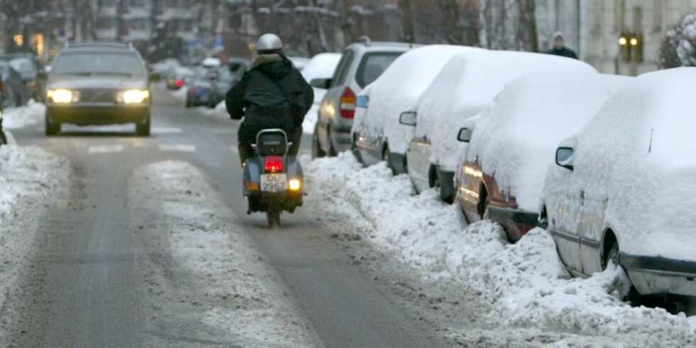 SNØKAOS: Snøfallet i natt og i dag tidlig bidro til flere trafikkuhell på Østlandet og Sørlandet. Mer snø er i vente. SNØKAOS: Snøfallet i natt og i dag tidlig bidro til flere trafikkuhell på Østlandet og Sørlandet. Mer snø er i vente.