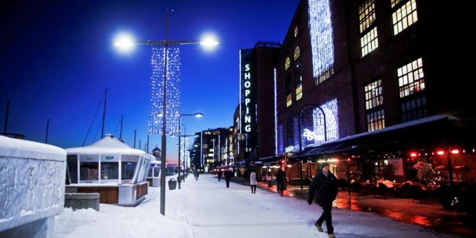 BLIR MILDERE: Slik så det ut på Aker Brygge mandag kveld. Det er meldt mildere vær fra neste uke. BLIR MILDERE: Slik så det ut på Aker Brygge mandag kveld. Det er meldt mildere vær fra neste uke.