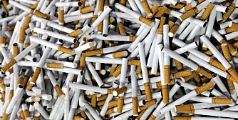 AVGIFTER: Sigarettene fra Billigacigg koster deg egentlig rundt 900 kroner per kartong, og ikke 270 kroner. AVGIFTER: Sigarettene fra Billigacigg koster deg egentlig rundt 900 kroner per kartong, og ikke 270 kroner.