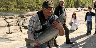 GLEDE:Sverre Martin Sørensen fikk sitt livs fiskeopplevelse i Lågen 15.mai. GLEDE:Sverre Martin Sørensen fikk sitt livs fiskeopplevelse i Lågen 15.mai.