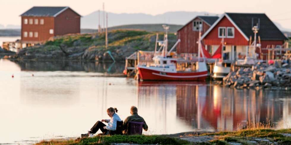 VAKKERT: Klippeøya Lovund på Helgelandskysten er fantastisk vakker i solnedgang. VAKKERT: Klippeøya Lovund på Helgelandskysten er fantastisk vakker i solnedgang.