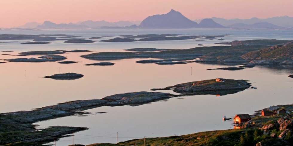 VAKKER UTPOST: Klippeøya Lovund har kanskje en av Norges mest fantastiske utsikt. VAKKER UTPOST: Klippeøya Lovund har kanskje en av Norges mest fantastiske utsikt.