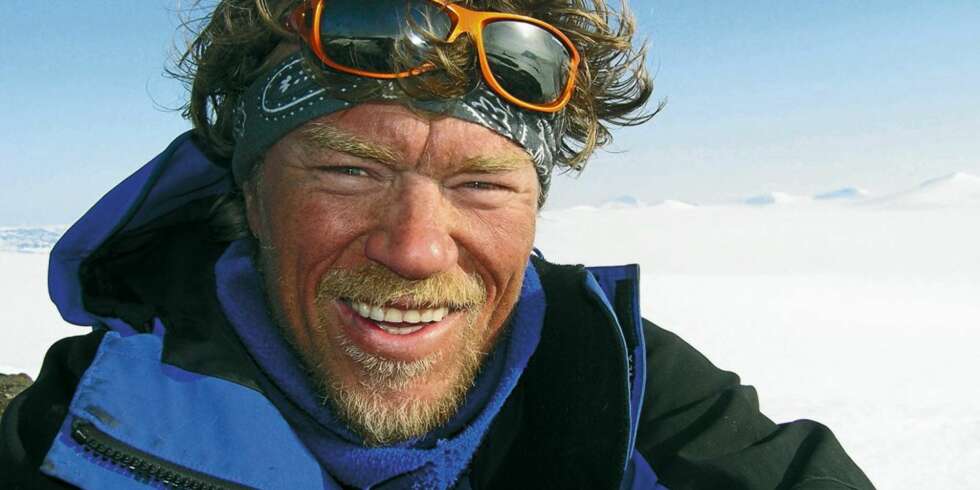 BLID VILLMARKING: Lars Monsen med det gode smilet vi kjenner igjen. I dette intervjuet røper han at halvparten av tennene er uekte. BLID VILLMARKING: Lars Monsen med det gode smilet vi kjenner igjen. I dette intervjuet røper han at halvparten av tennene er uekte.