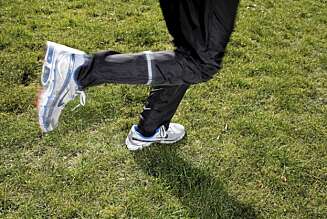 LØPETIPS: Belastningsskader er de hyppigst forekommende plagene som følge av jogging. Løping på mykt underlag, samt fornuft i treningsmengder er noen av rådene for å unngå problemer. LØPETIPS: Belastningsskader er de hyppigst forekommende plagene som følge av jogging. Løping på mykt underlag, samt fornuft i treningsmengder er noen av rådene for å unngå problemer.