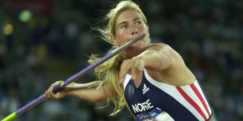 SYDNEY 2000: De olympiske lekene i Australia for 12 år siden var Trine Hattestads siste sjanse til å ta olympisk gull. Hun hadde bronse fra OL i Atlanta i 1996. Hattestad slo til med 68,91 i første kast og tok med det seieren hjem til Norge. SYDNEY 2000: De olympiske lekene i Australia for 12 år siden var Trine Hattestads siste sjanse til å ta olympisk gull. Hun hadde bronse fra OL i Atlanta i 1996. Hattestad slo til med 68,91 i første kast og tok med det seieren hjem til Norge.