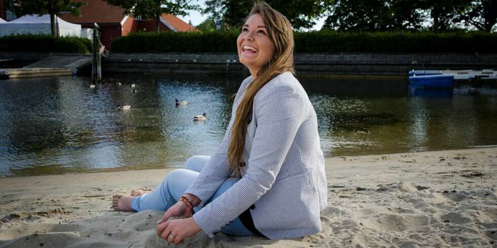 VANNSKREKK: Frykten sitter i lenge. Vil hun noen gang våge å bade igjen? lurer hun. VANNSKREKK: Frykten sitter i lenge. Vil hun noen gang våge å bade igjen? lurer hun.