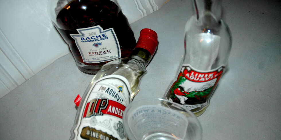 PÅ EN SNURR: Når verden begynner å snurre, er det på tide å slutte å drikke. Du vil bli fullere de neste timene uansett, fordi det tar tid før alkoholen i magesekken tas opp i kroppen. PÅ EN SNURR: Når verden begynner å snurre, er det på tide å slutte å drikke. Du vil bli fullere de neste timene uansett, fordi det tar tid før alkoholen i magesekken tas opp i kroppen.