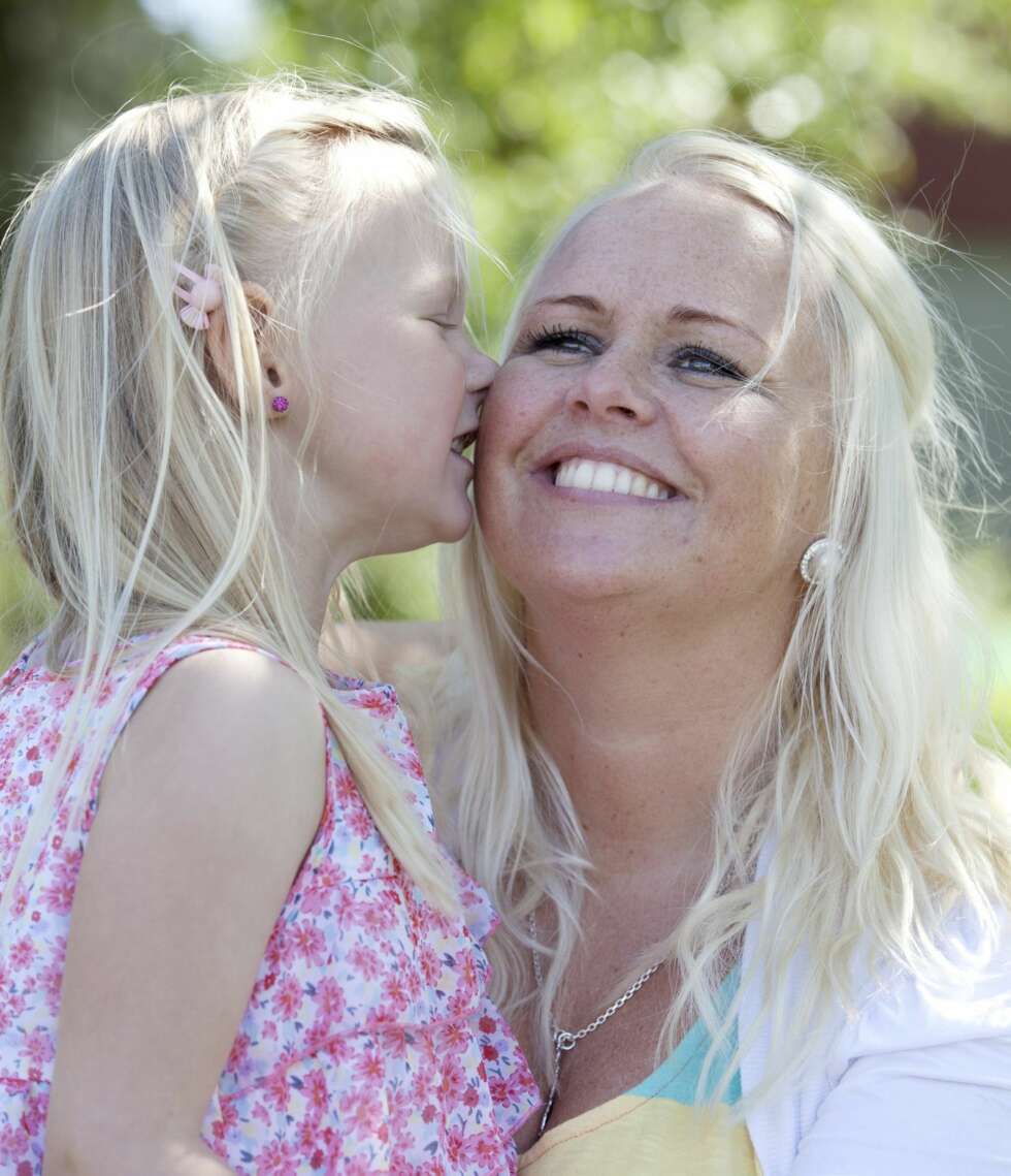 JENTA MI: Morskjærligheten stråler av Torunn. Hun ga aldri opp håpet da det så som mørkest ut for datteren Sarah (5). JENTA MI: Morskjærligheten stråler av Torunn. Hun ga aldri opp håpet da det så som mørkest ut for datteren Sarah (5).