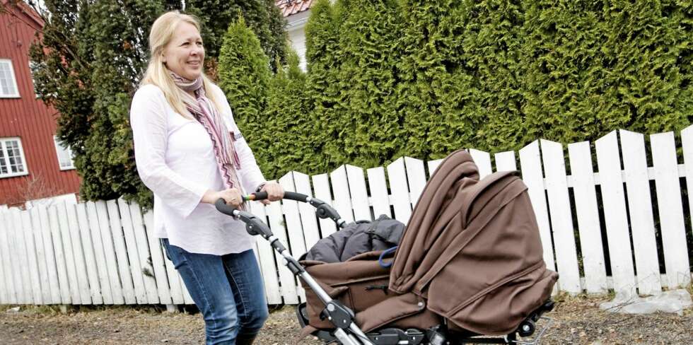 MAMMAPERMISJON: For første gang i sin mammakarriere, er Aase da Rocha arbeidstager og ikke arbeidsgiver, og kan ha vanlig mammapermisjon. Tiden nytes og brukes blant annet på trilleturer med Nicolas (4 mnd.). MAMMAPERMISJON: For første gang i sin mammakarriere, er Aase da Rocha arbeidstager og ikke arbeidsgiver, og kan ha vanlig mammapermisjon. Tiden nytes og brukes blant annet på trilleturer med Nicolas (4 mnd.).