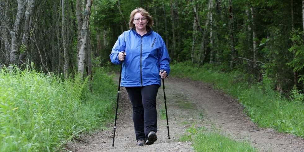NYTT LIV: Kari-Ann Lamøy ble slankeoperert og gikk ned ca 40 kg. Hun er ikke helt fornøyd med hele opplevelsen, men er likevel lykkelig over å ha fått et nytt og levelig liv. Aller gladest er hun fordi hun nå kan ri, det var tidligere en helt uoppnåelig drøm for henne. NYTT LIV: Kari-Ann Lamøy ble slankeoperert og gikk ned ca 40 kg. Hun er ikke helt fornøyd med hele opplevelsen, men er likevel lykkelig over å ha fått et nytt og levelig liv. Aller gladest er hun fordi hun nå kan ri, det var tidligere en helt uoppnåelig drøm for henne.