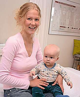 BEKKENLØSNING: Svangerskapet var smertefullt for Lisa Therell Bjørnstad, og hun gikk til behandling hos Merete Jordbro helt til lille Oscar ble født. BEKKENLØSNING: Svangerskapet var smertefullt for Lisa Therell Bjørnstad, og hun gikk til behandling hos Merete Jordbro helt til lille Oscar ble født.