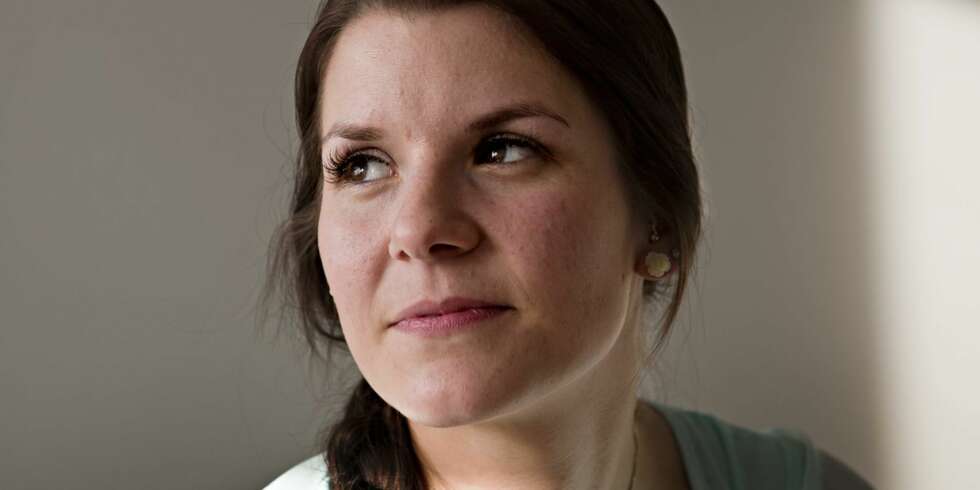 HATER HAM: - Jeg skulle ønske han aldri slapp ut av fengsel. Det er skremmende at han skal slippe ut. 14 år er altfor lite for det han gjorde, sier Cecilie Nygaard om sin mors morder til bladet Kamille. HATER HAM: - Jeg skulle ønske han aldri slapp ut av fengsel. Det er skremmende at han skal slippe ut. 14 år er altfor lite for det han gjorde, sier Cecilie Nygaard om sin mors morder til bladet Kamille.
