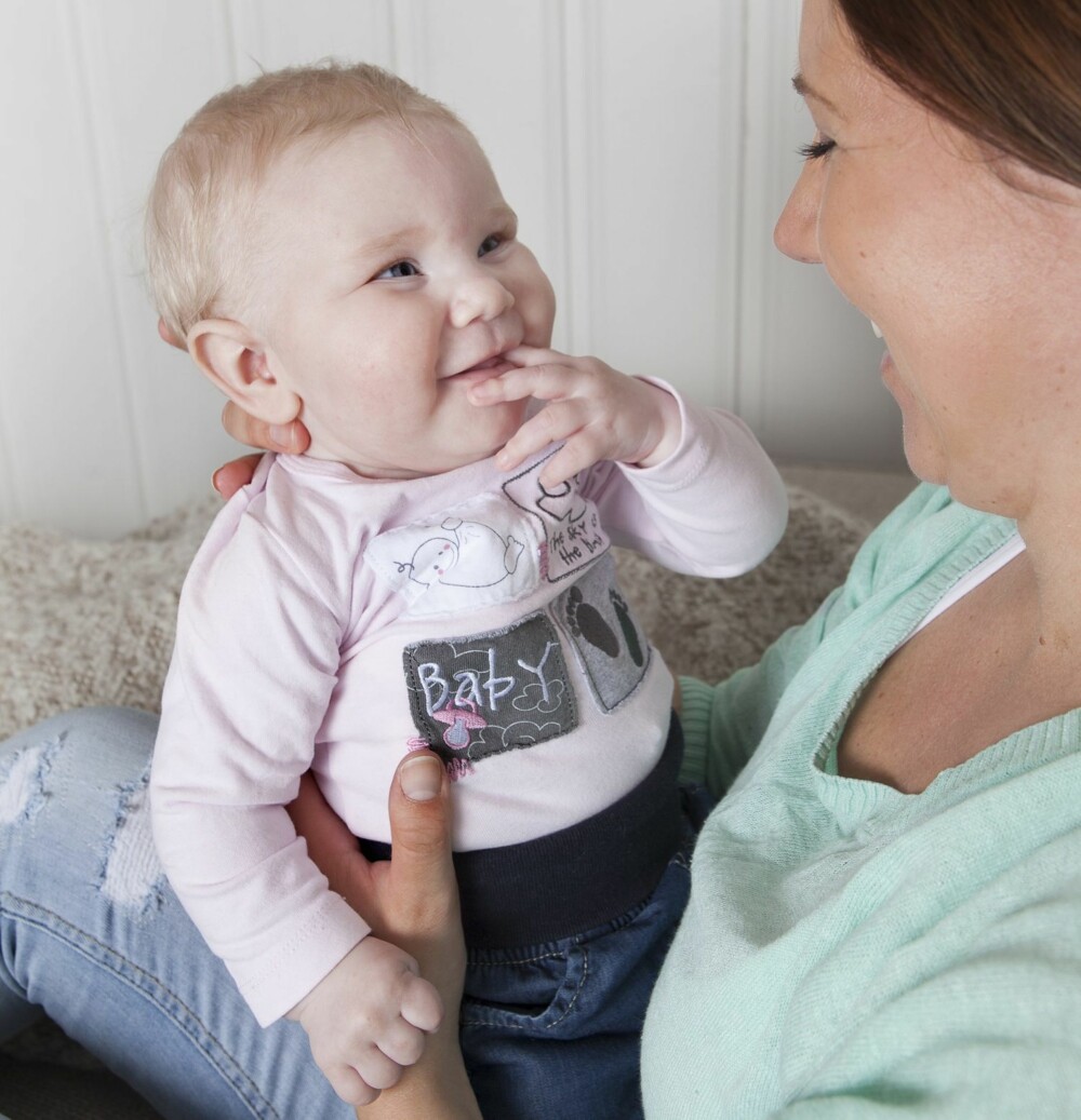 SMIL: Det vesle babyansiktet er dagens lykkepille. SMIL: Det vesle babyansiktet er dagens lykkepille.