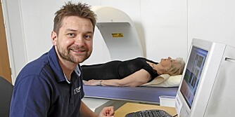 TÅLER TAP: - Har man i utgangspunktet god benmengde, tåler man også mye tap, sier Arne Høiseth, osteoporoselege og radiolog ved Curato Røntgen i Oslo. TÅLER TAP: - Har man i utgangspunktet god benmengde, tåler man også mye tap, sier Arne Høiseth, osteoporoselege og radiolog ved Curato Røntgen i Oslo.