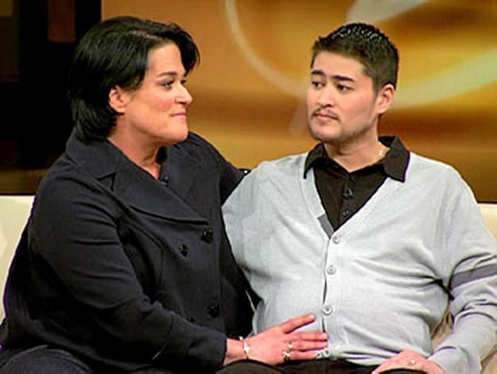 HØYGRAVID MANN: Thomas Beatie og kona Nancy under Oprah Winfrey-showet de deltok i tidligere i vår. Da var Beatie over halvveis i svangerskapet. HØYGRAVID MANN: Thomas Beatie og kona Nancy under Oprah Winfrey-showet de deltok i tidligere i vår. Da var Beatie over halvveis i svangerskapet.