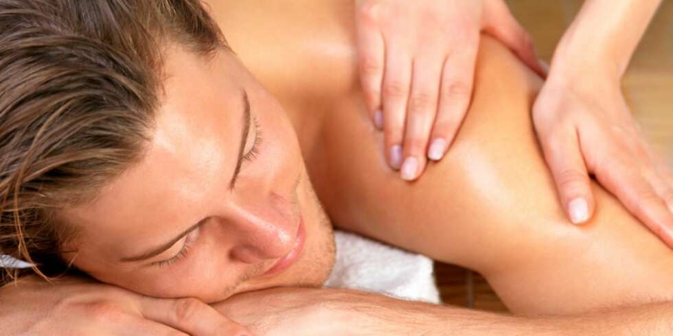 MAGIC HANDS: Effektiv behandling hos naprapat MAGIC HANDS: Effektiv behandling hos naprapat