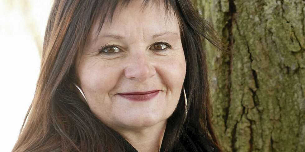 MOREN TIL ARI: Marianne Rafaela Behn på Alby på Jeløya utenfor Moss. MOREN TIL ARI: Marianne Rafaela Behn på Alby på Jeløya utenfor Moss.