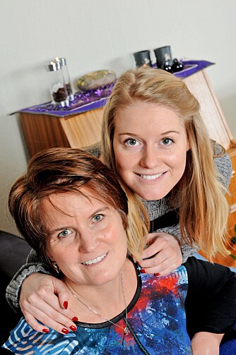 STOLT: Karin og datteren Stine er begge glad i en aktiv fritid. – Jeg synes mamma er flink som ikke har satt seg ned og resignert, sier Stine. STOLT: Karin og datteren Stine er begge glad i en aktiv fritid. – Jeg synes mamma er flink som ikke har satt seg ned og resignert, sier Stine.