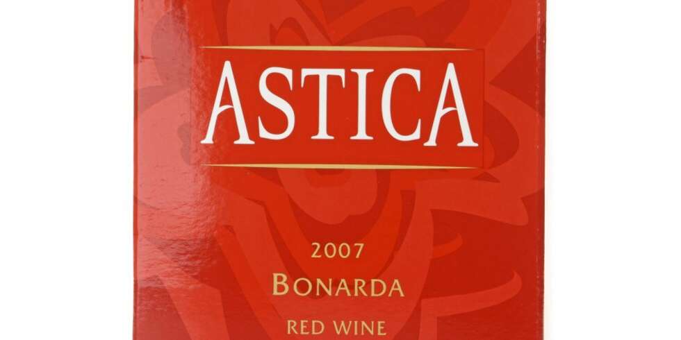 Astica Bonarda 2007 er et godt kjøp blant alle de 76 pappvinene vi testet. Astica Bonarda 2007 er et godt kjøp blant alle de 76 pappvinene vi testet.