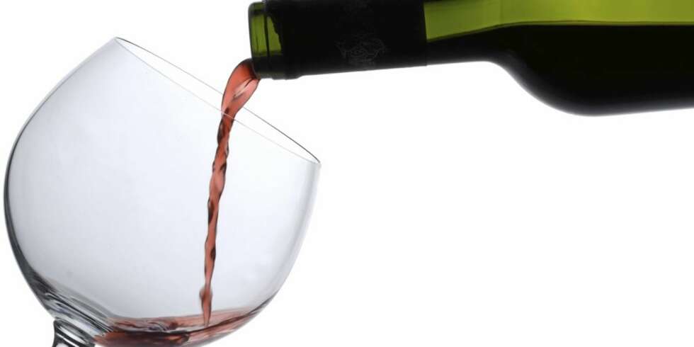 TILBUD PÅ VIN: Nå er det masse vin på tilbud på Vinmonopolet. TILBUD PÅ VIN: Nå er det masse vin på tilbud på Vinmonopolet.