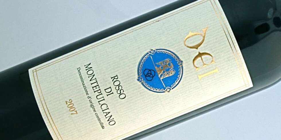 JUNIOR: Rosso di Montepulciano er junior-utgaven av den dyrere Vino Nobile di Montepulciano. JUNIOR: Rosso di Montepulciano er junior-utgaven av den dyrere Vino Nobile di Montepulciano.