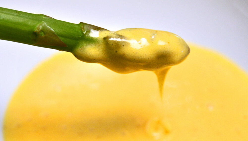 SAUS MED TO INGREDIENSER: Saus trenger ikke ha mer enn to ingredienser. SAUS MED TO INGREDIENSER: Saus trenger ikke ha mer enn to ingredienser.
