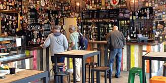 LONDON-PUB: Tap East er en hyggelig, liten øl-oase i et gigantisk kjøpesenter. LONDON-PUB: Tap East er en hyggelig, liten øl-oase i et gigantisk kjøpesenter.