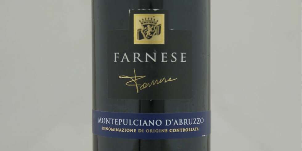 TOPP 10 RØDVIN: Farnese Montepulciano d'Abruzzo 2010 er på delt syvendeplass. TOPP 10 RØDVIN: Farnese Montepulciano d'Abruzzo 2010 er på delt syvendeplass.
