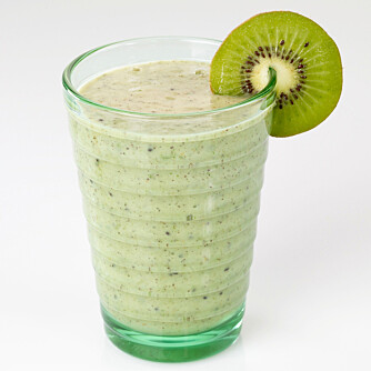 VEKK-MED-FORKJØLELSE: Med kiwi, papaya, appelsin og frisk ingefær. VEKK-MED-FORKJØLELSE: Med kiwi, papaya, appelsin og frisk ingefær.
