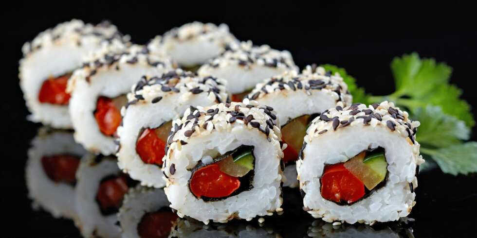IKKE FISKENS SKYLD: Tidligere la mange skylden på fisken om de ble dårlige av sushi. Nå vet man at det langt oftere er risen folk blir syke av. IKKE FISKENS SKYLD: Tidligere la mange skylden på fisken om de ble dårlige av sushi. Nå vet man at det langt oftere er risen folk blir syke av.