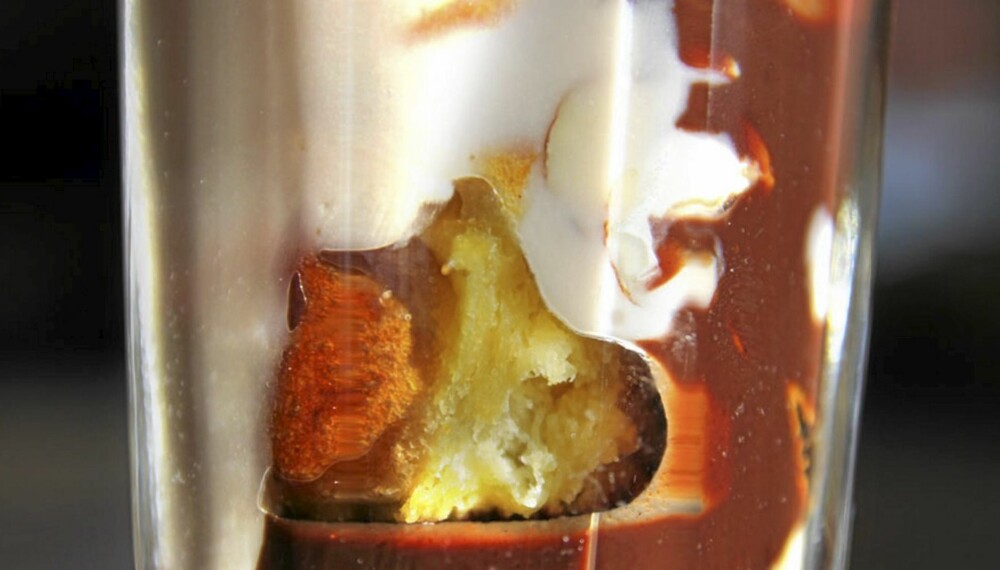 OPPSKRIFT PÅ DESSERT: En dessert med sjokolade, banan, brioche, mandler og smøreost er mektige saker... OPPSKRIFT PÅ DESSERT: En dessert med sjokolade, banan, brioche, mandler og smøreost er mektige saker...