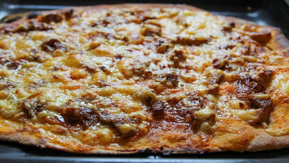 PIZZA: Stek den må maks varme, med vifte og undervarme. PIZZA: Stek den må maks varme, med vifte og undervarme.