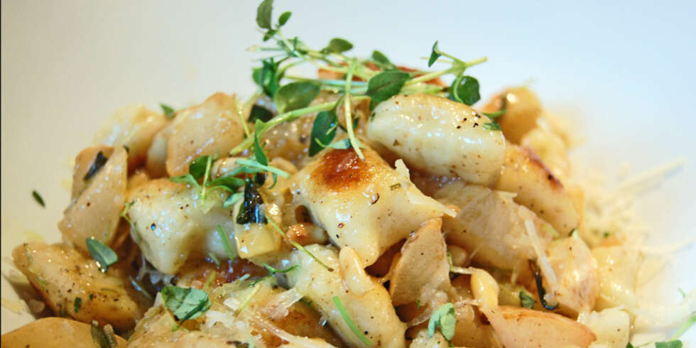 PÆRE OG PECORINO: Bruk pære og pecorino sammen med gnocchi. PÆRE OG PECORINO: Bruk pære og pecorino sammen med gnocchi.
