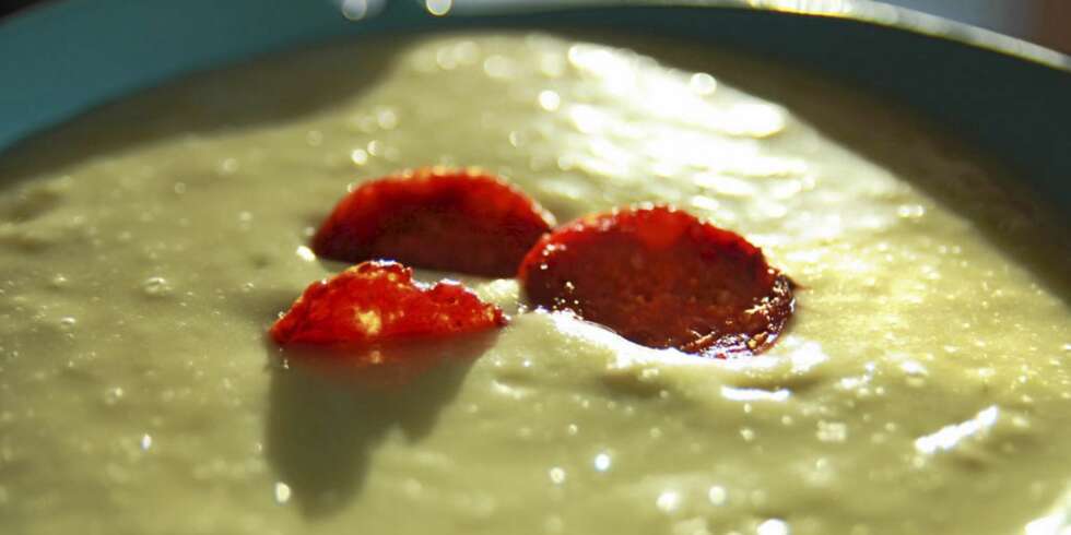OPPSKRIFT PÅ POTETSUPPE: Det er en klassiker som er utrolig billig og fyldig mat. OPPSKRIFT PÅ POTETSUPPE: Det er en klassiker som er utrolig billig og fyldig mat.
