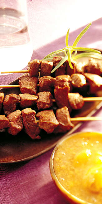 TAPAS: Disse lammespydene egner seg godt som tapasrett. TAPAS: Disse lammespydene egner seg godt som tapasrett.