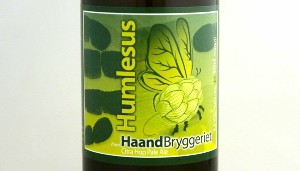 TIL FÅRIKÅL: Haandbryggeriet Humlesus. Det er lov å ta seg en øl mens du venter på at fårikålen blir ferdig. TIL FÅRIKÅL: Haandbryggeriet Humlesus. Det er lov å ta seg en øl mens du venter på at fårikålen blir ferdig.