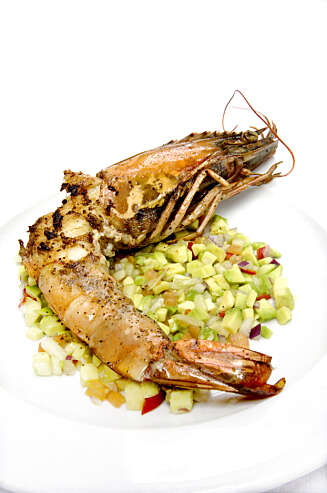 GRØNN SENG: Kongereke med avokadosalsa. GRØNN SENG: Kongereke med avokadosalsa.
