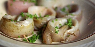 RESTAURANT BROR I KØBENHAVN: Rå og saltet makrell. RESTAURANT BROR I KØBENHAVN: Rå og saltet makrell.