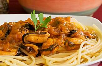 DELIKATESSE: En lokal delikatesse på Sardinia er spagetti med blåskjell. DELIKATESSE: En lokal delikatesse på Sardinia er spagetti med blåskjell.