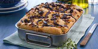 FOCACCIA: Med chorizo og fetaost. FOCACCIA: Med chorizo og fetaost.
