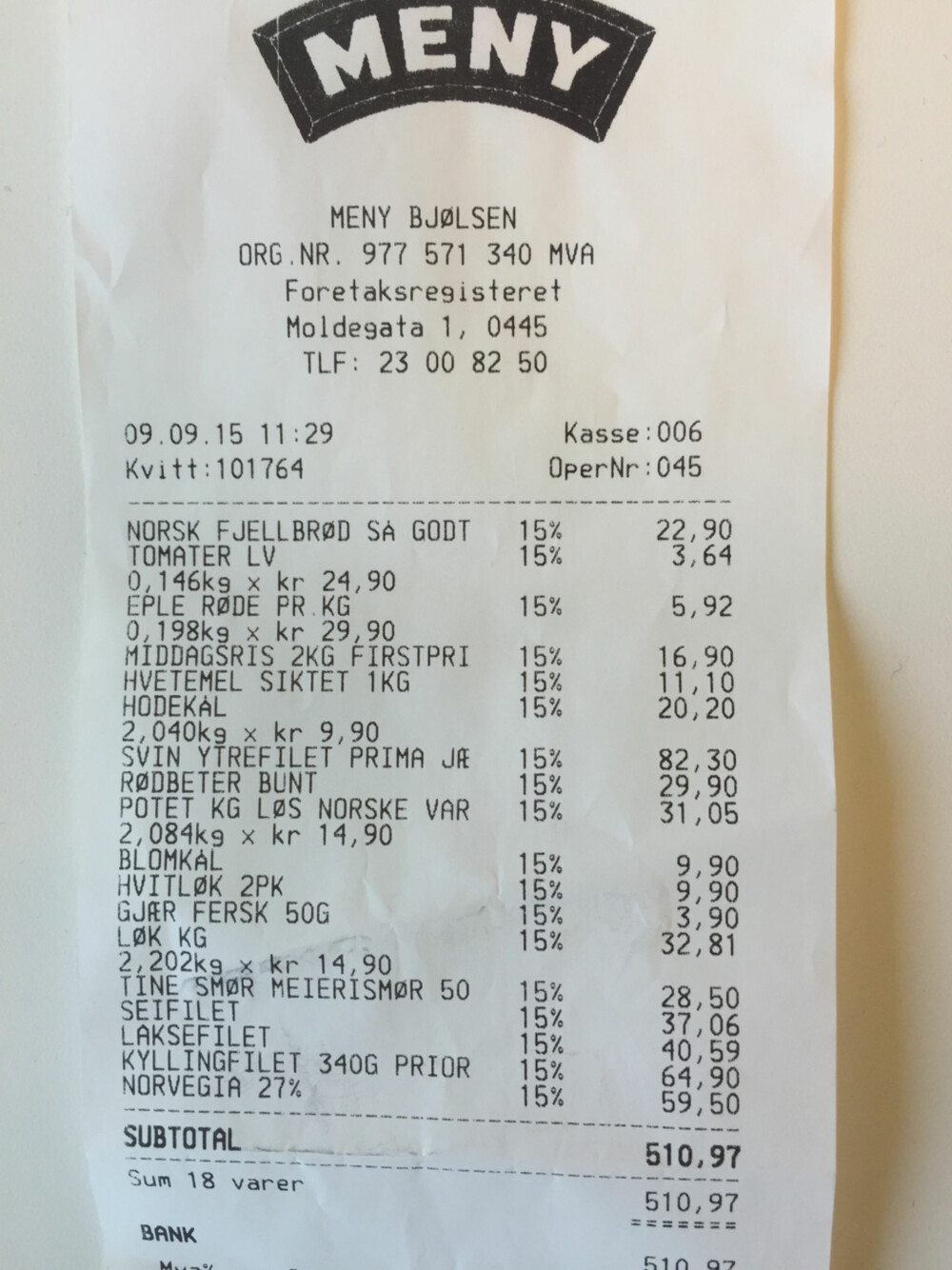 BILLIG MAT: Her er kvitteringen som viser at maten kostet 500 kroner. BILLIG MAT: Her er kvitteringen som viser at maten kostet 500 kroner.